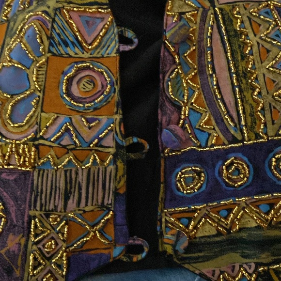Vest with gold beading outlining fabric patterns (flowers, boxes, circles, etc) - Picture 3 of 7